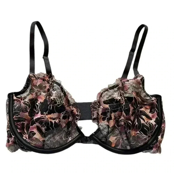 Victoria's Secret Other - VICTORIAS SECRET BLACK AND LACE FLORAL APPLIQUÉ BRA size 34B EUC